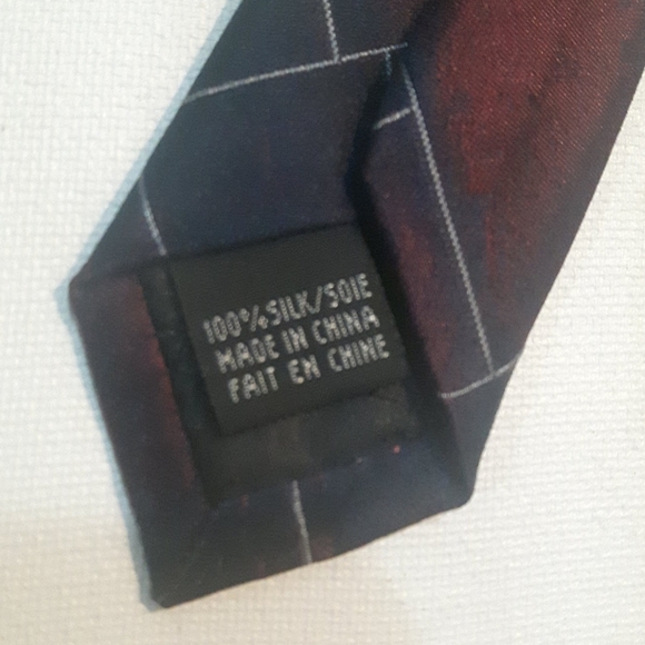 Calvin Klein diamond pattern silk tie - Picture 5 of 7